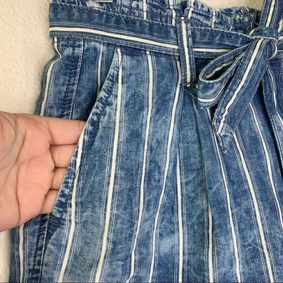 American Eagle NWT Size 4 Blue Super High-Waisted Striped Paperbag Short - Picture 4 of 14